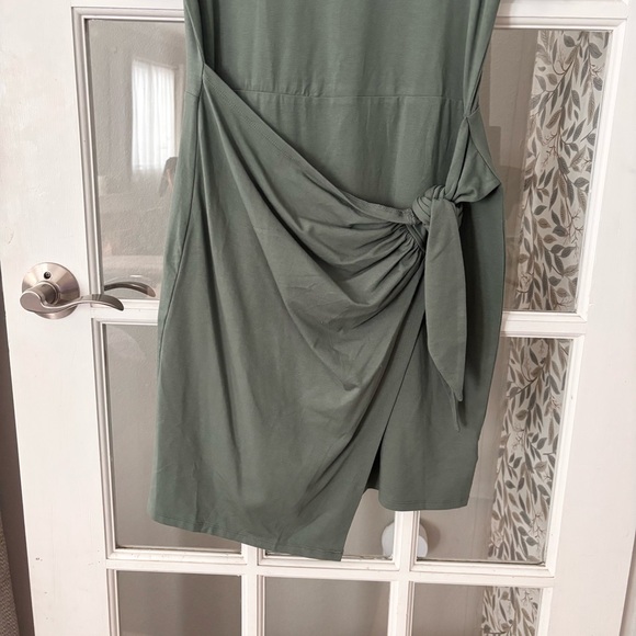 ☘️A NEW DAY Faux Wrap T-Shirt Dress Sz S NWOT - Picture 3 of 7